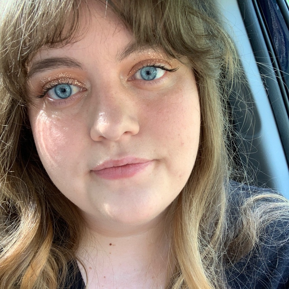 Meet your Posher, Leea